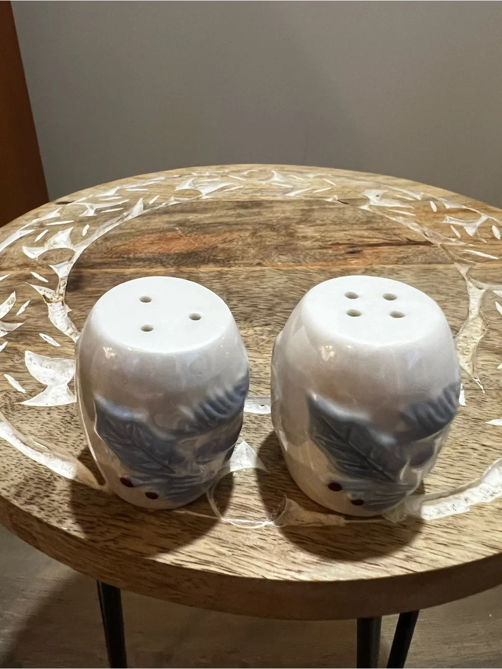 Pfaltzgraph Ceramic Berry Leaf Salt & Pepper Shakers - White with Gray Leaves